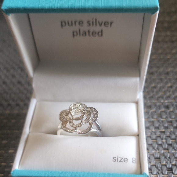 JCPenney Silver Floral Ring with Intricate Design - Picture 1 of 5